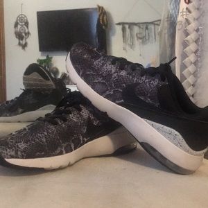 NIKE AIR MAX SIREN PRINT SNEAKER (WOMENS)